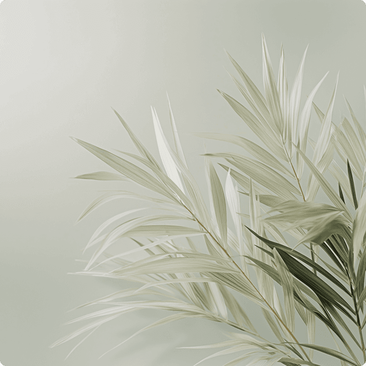 Девушка у моря